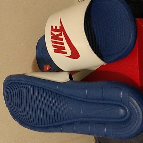 Nike Slides - Picture 4 of 4